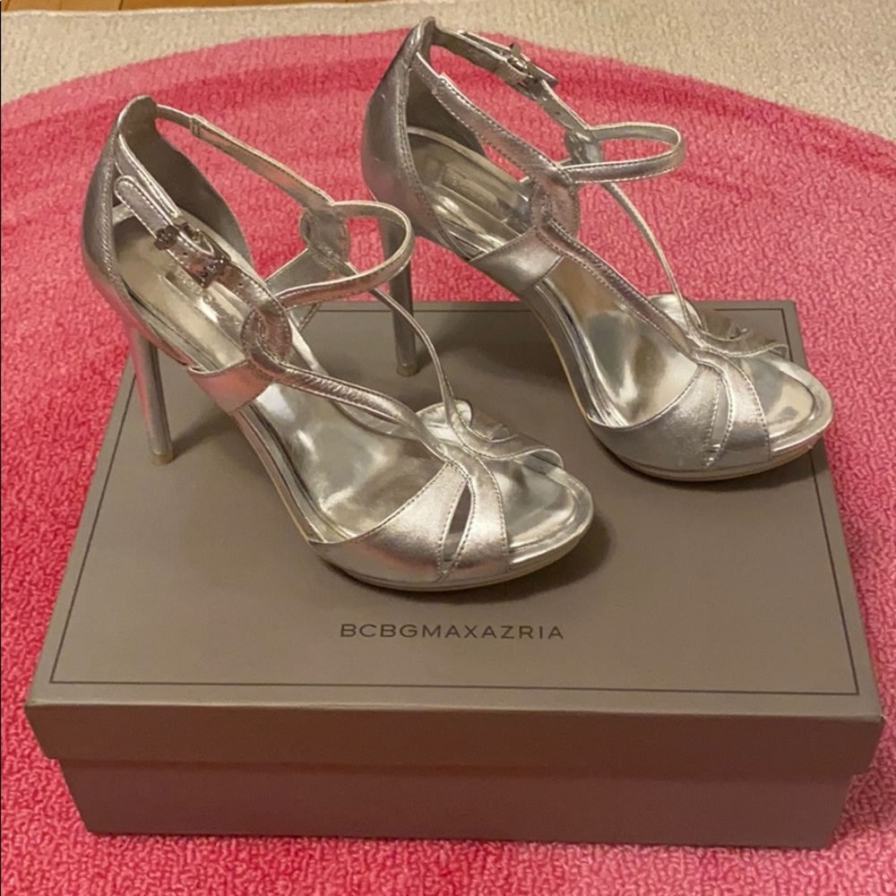 BCBGMAXAZRIA Farid platinum lamb metallic, used